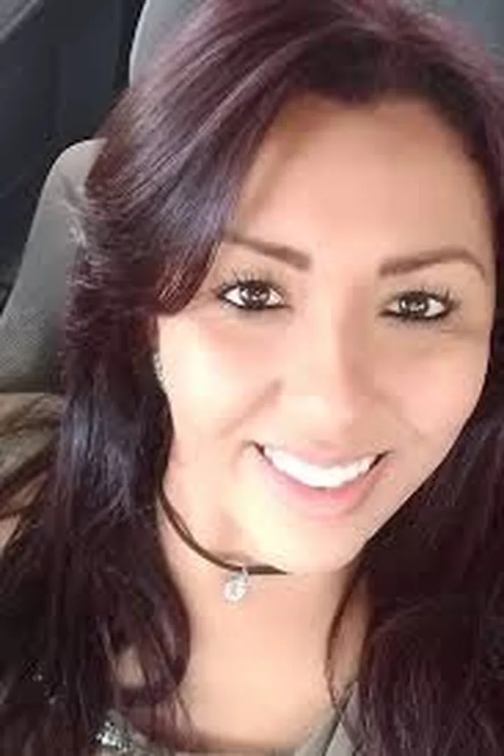 Profª Camila